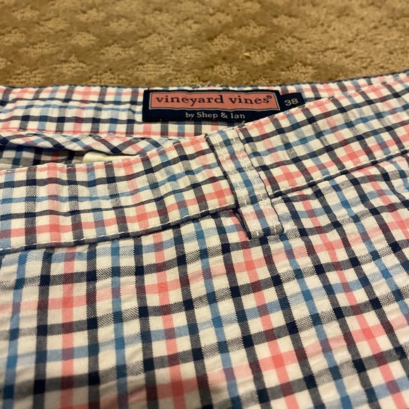 Vineyard Vines Gally Check 9” Club Shorts - Picture 5 of 6